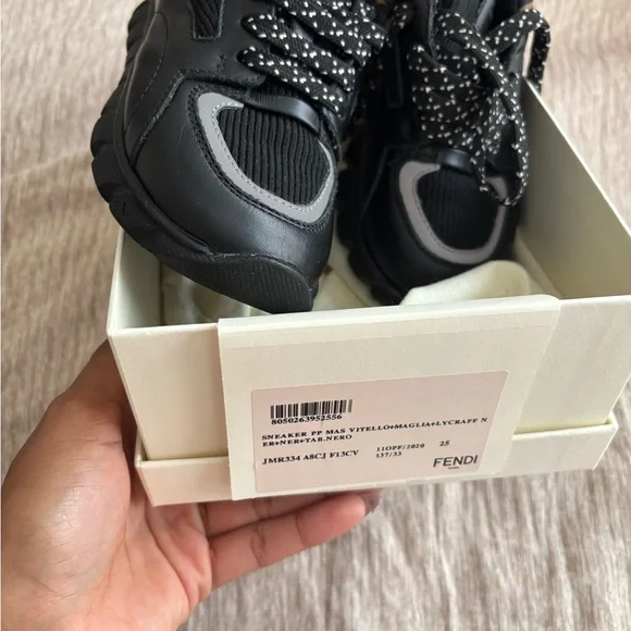 Boy fendi shoes - Picture 3 of 4